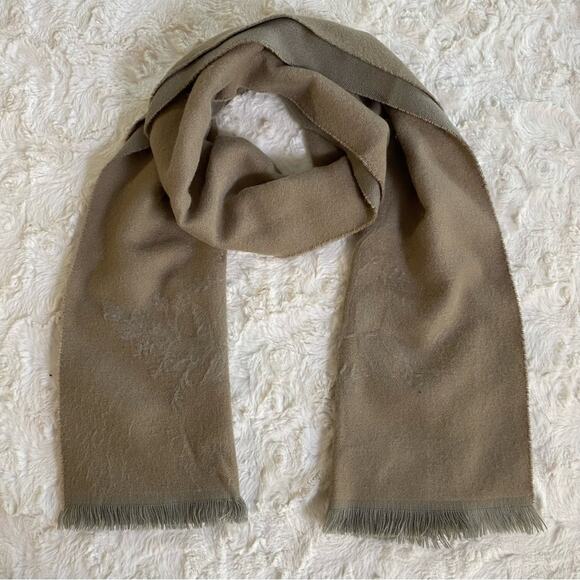 b. Boutique by evergreen Women’s Scarf Two Tone Cream Tan Soft Floral Detail - Picture 1 of 5
